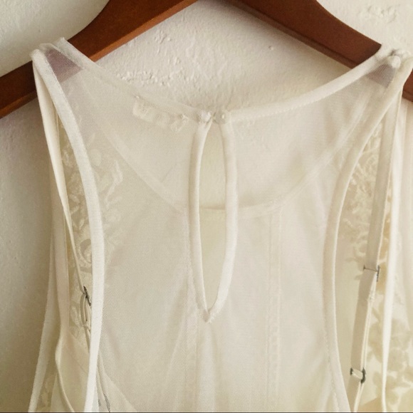 Hollister • Sheer Tulle Flowy Cream Tank Top with Camisole - Picture 9 of 9